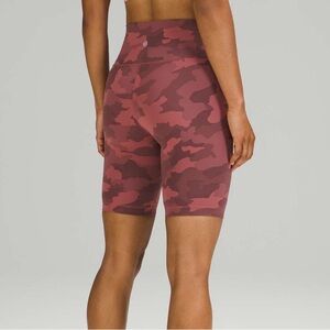 Lululemon Wunder Train High-Rise Short 8"
Heritage 365 Camo Brier Rose Multi